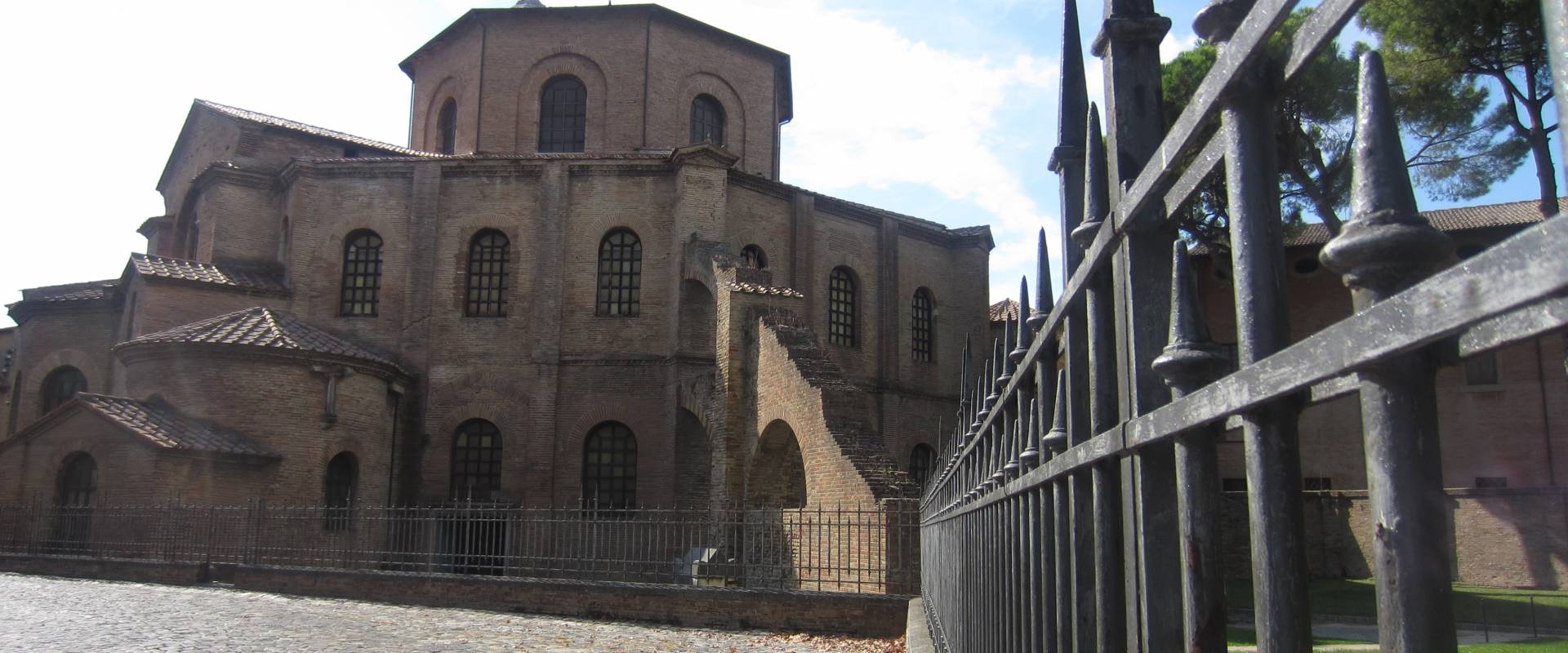 Basilica di San Vitale - esterno foto di Ebe94